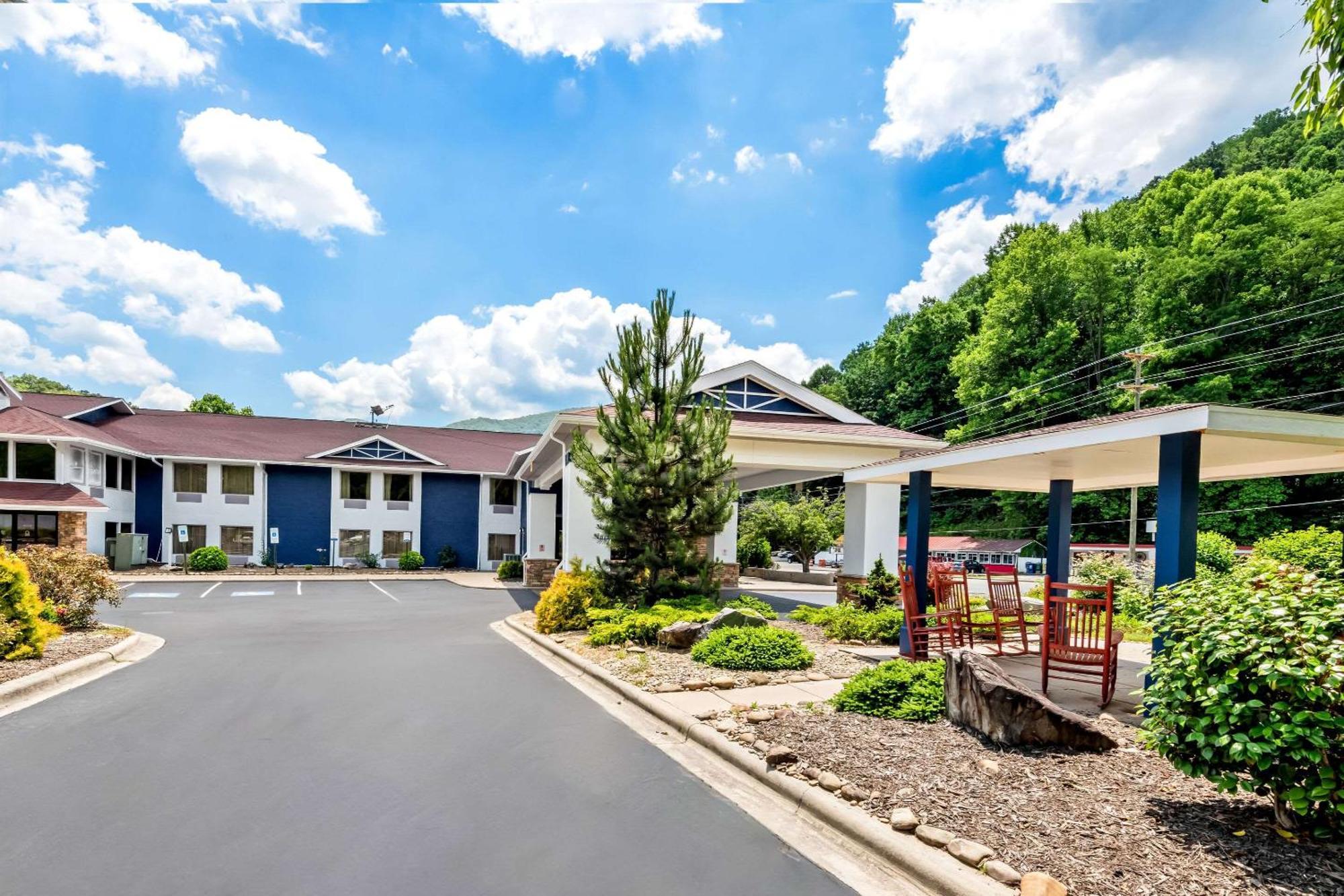 Comfort Inn Near Great Smoky Mountain National Park Maggie Valley Exterior photo